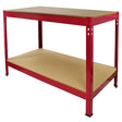 Établi de travail Q-Rax en acier rouge, avec surface en bois clair, design robuste, deux niveaux pour le rangement et la fonctionnalité