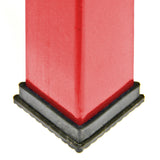 Pied en caoutchouc noir d'un établi de travail Q-Rax, support en acier rouge, offrant stabilité et durabilité pour un usage intensif