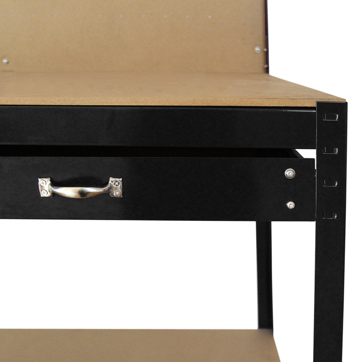 Établi de travail en acier noir avec tiroir en métal, panneau perforé en arrière-plan, surface lisse et robuste, design fonctionnel