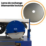 Scie de carrelage sur table avec lame diamantée incluse, couleur bleue, surface métallique lisse et design compact pour un usage pratique