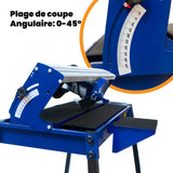 Scie de carrelage sur table avec un plateau bleu, échelle angulaire de 0 à 45°, et surface de coupe noire lisse et robuste