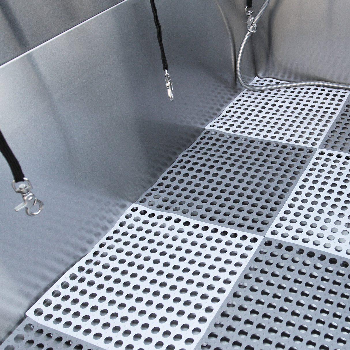 Baignoire de toilettage en inox, surface antidérapante avec trous, finition lisse et brillante, idéale pour le toilettage des animaux