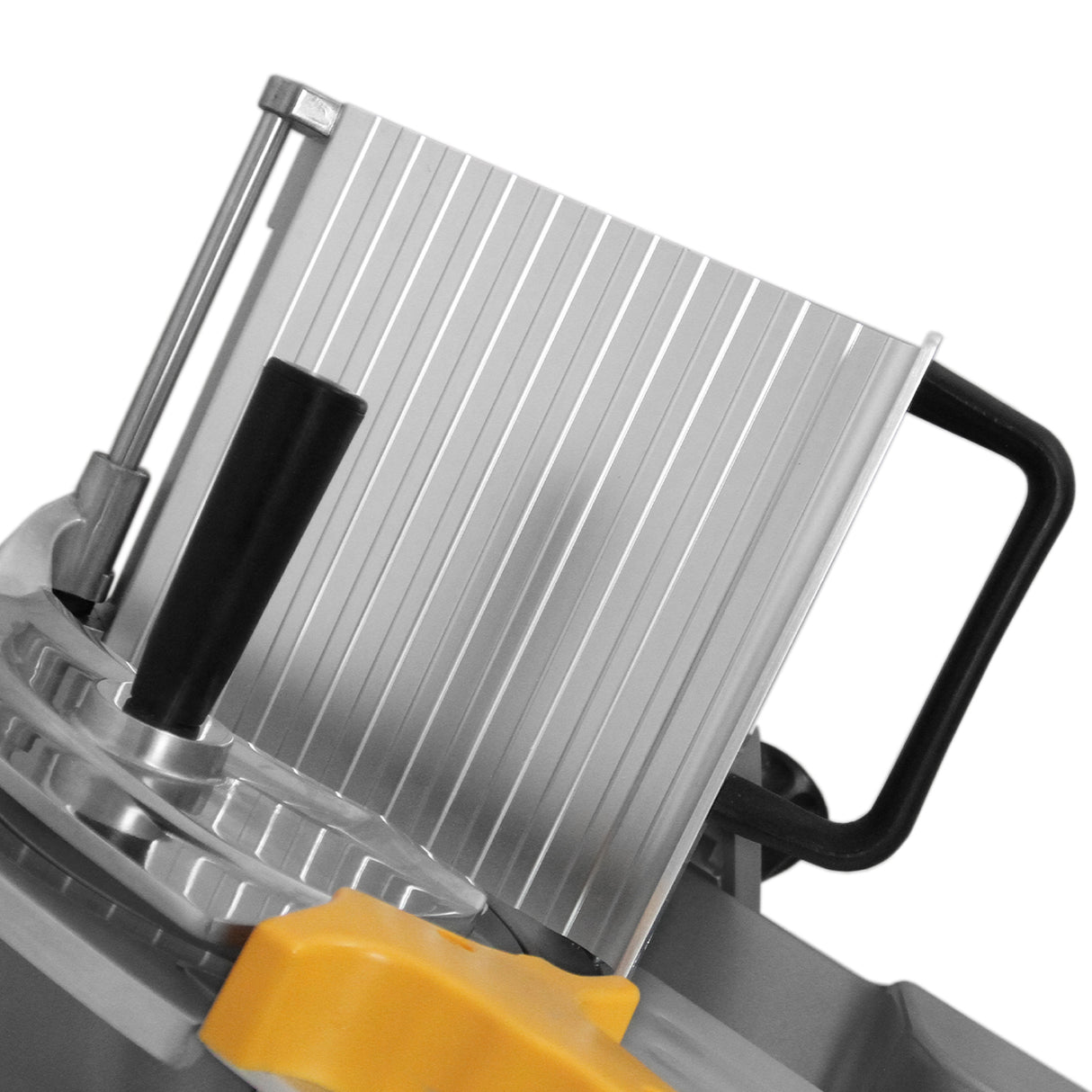 Trancheuse de viande KuKoo de 25 cm avec un plateau en aluminium, poignée noire et détails en plastique jaune, design compact et moderne