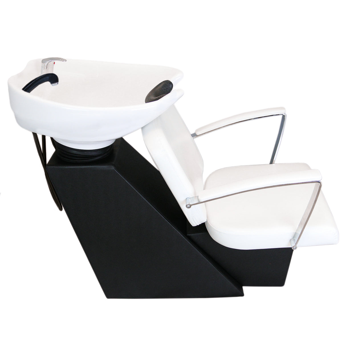 Fauteuil de salon de coiffure moderne avec lavabo, design élégant, rembourrage blanc, structure noire, accoudoirs chromés brillants