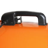 Poignée noire en plastique sur un ventilateur industriel orange, avec un bouton d'alimentation et un cordon d'alimentation visible