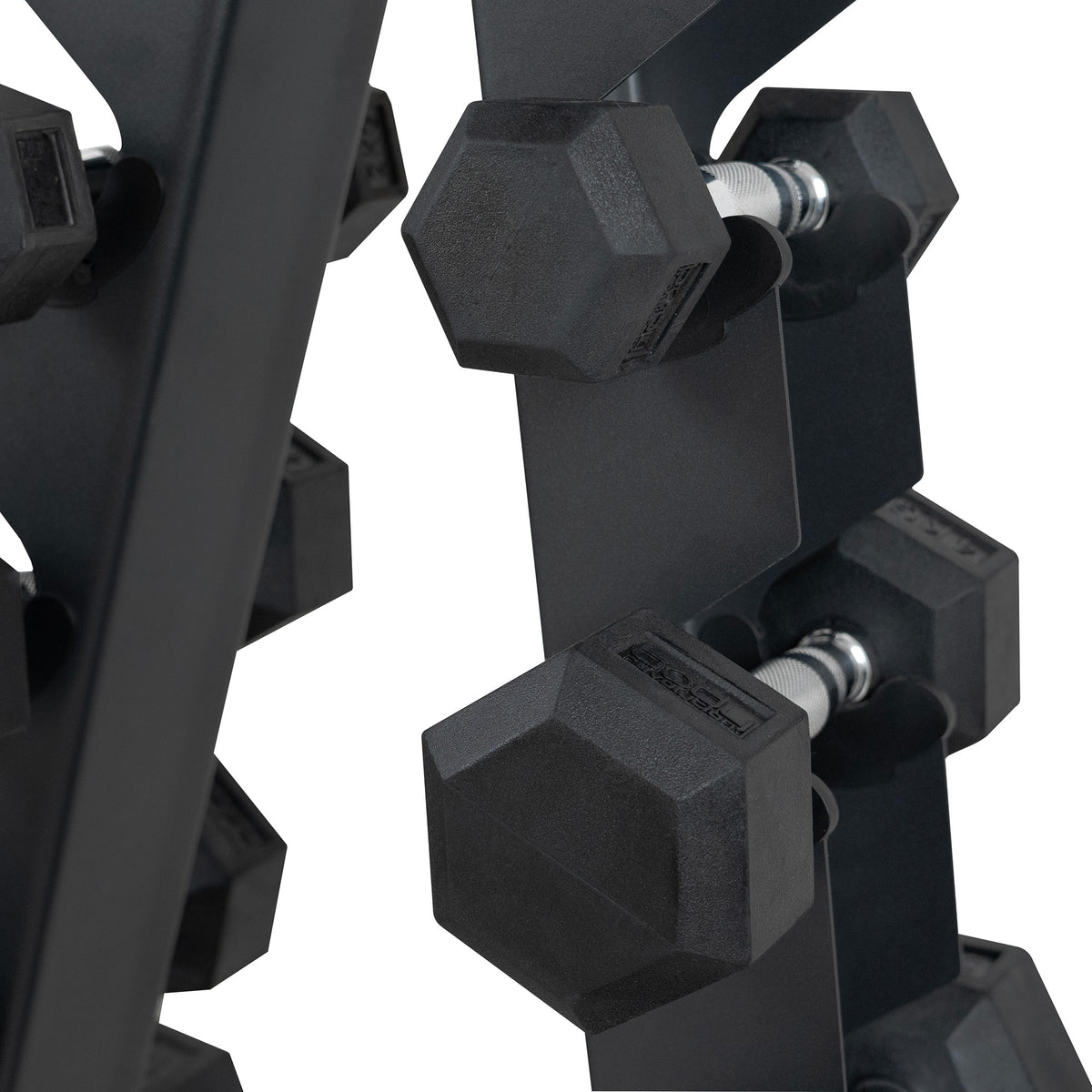 Support d’haltères à 6 niveaux en métal noir, avec des haltères hexagonaux en caoutchouc noir, offrant une organisation pratique et esthétique