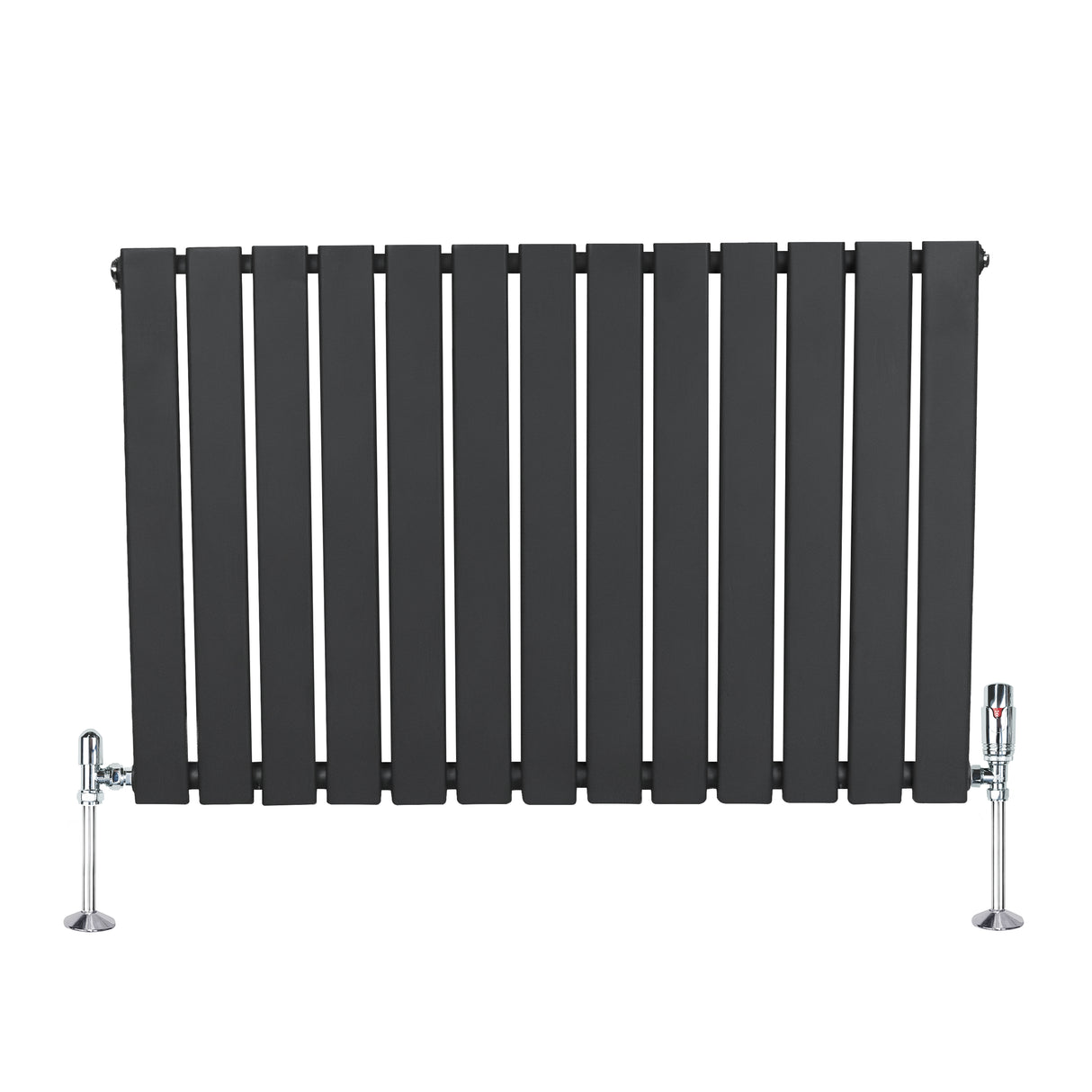 Radiateur plat à un panneau gris anthracite, avec des vannes chromées, design moderne et lignes épurées, dimensions 600 x 910 mm