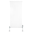 Radiateur plat blanc à un panneau, dimensions 1600 x 700 mm, avec vannes chromées et surface lisse et moderne