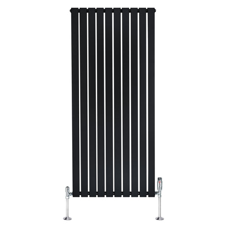 Radiateur plat noir à 1 panneau, dimensions 1600 x 700 mm, avec vannes chromées et design moderne à l'aspect lisse et élégant