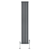Radiateur plat à un panneau gris anthracite, dimensions 1800 x 280 mm, avec vannes chromées et design moderne et épuré
