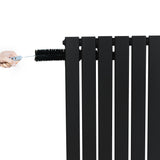 Radiateur plat noir à 1 panneau, dimensions 1800 x 420 mm, avec vannes visibles et texture lisse, installé avec un outil