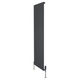Radiateur plat gris anthracite à un panneau, dimensions 1800 x 560 mm, avec vannes élégantes et surface lisse et moderne