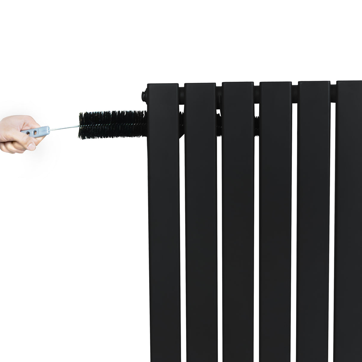 Radiateur plat noir à 1 panneau, dimensions 1800 x 560 mm, avec une main utilisant un outil pour ajuster la vanne