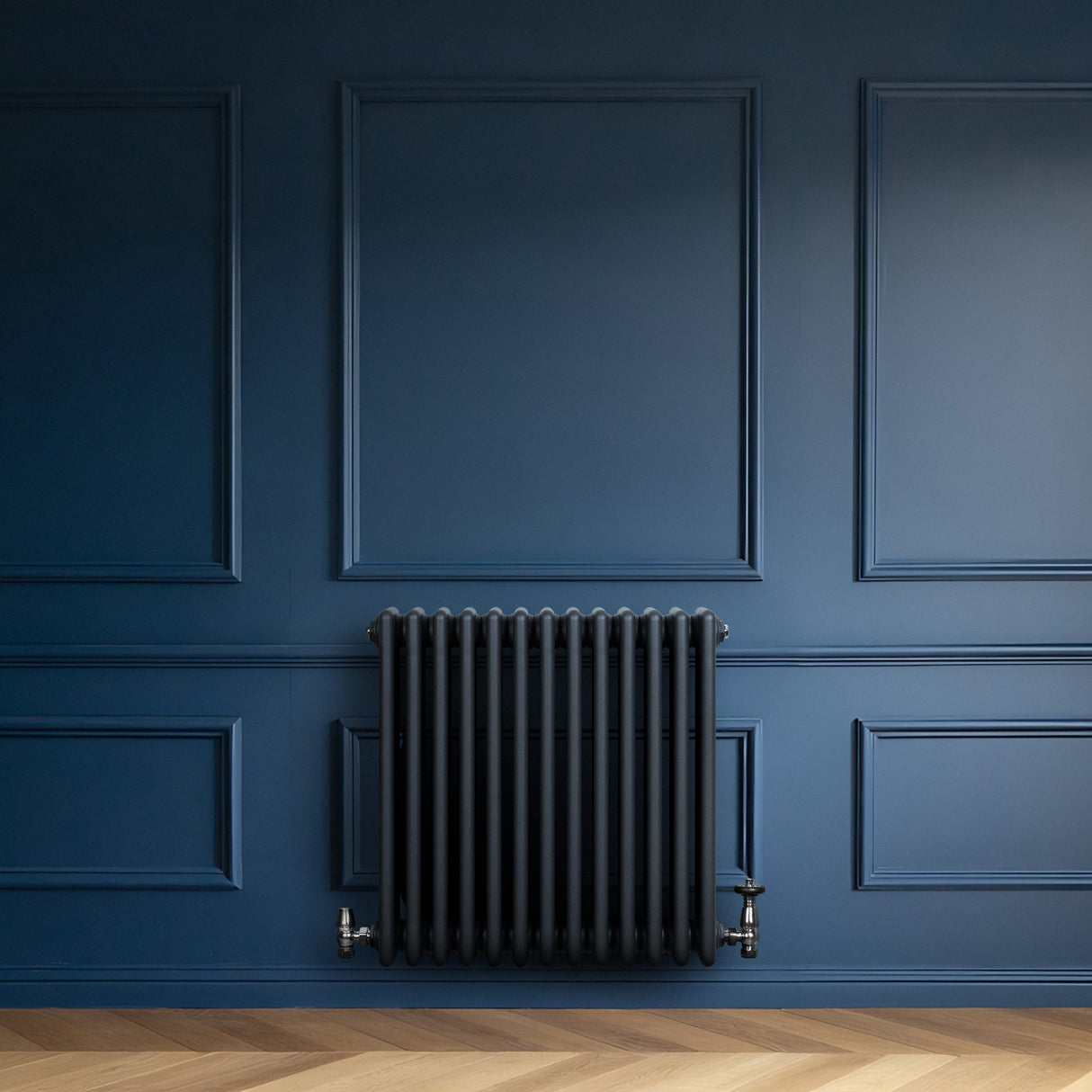 Radiateur Traditionnel à 4 Colonnes & Vannes - 600 x 605 mm - Gris Anthracite