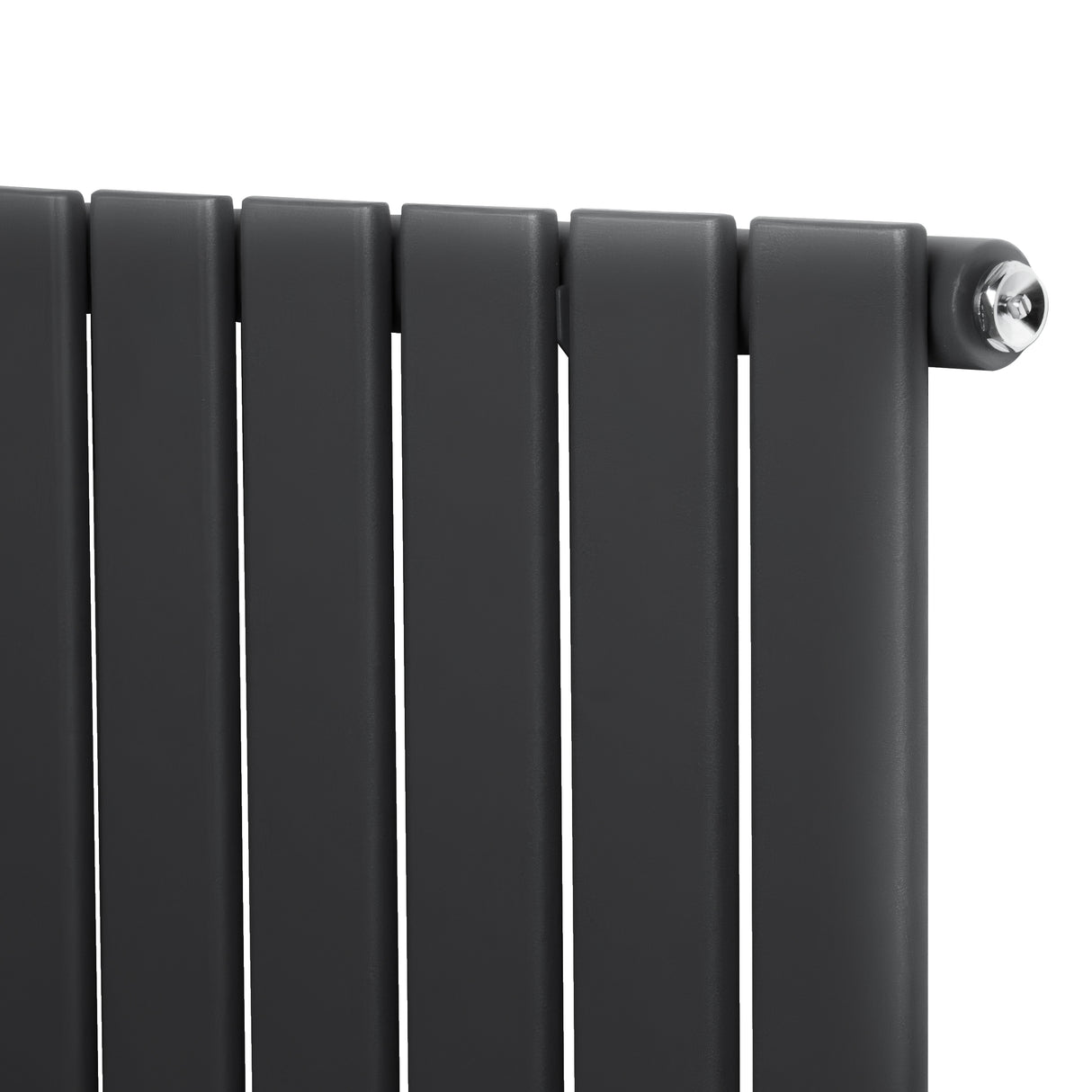 Radiateur plat à un panneau, gris anthracite, avec des lattes verticales et une finition lisse, idéal pour un intérieur moderne