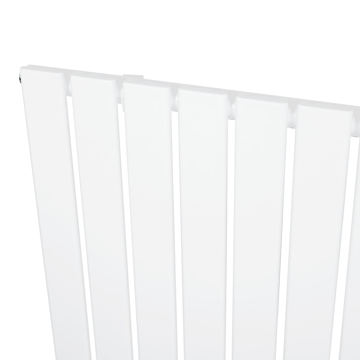 Radiateur plat à un panneau de 1800 x 280 mm, finition blanche lisse avec des lattes verticales et un design moderne et épuré