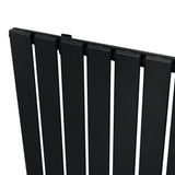 Radiateur plat noir à un panneau, dimensions 1800 x 280 mm, avec des lattes verticales et une finition lisse et moderne