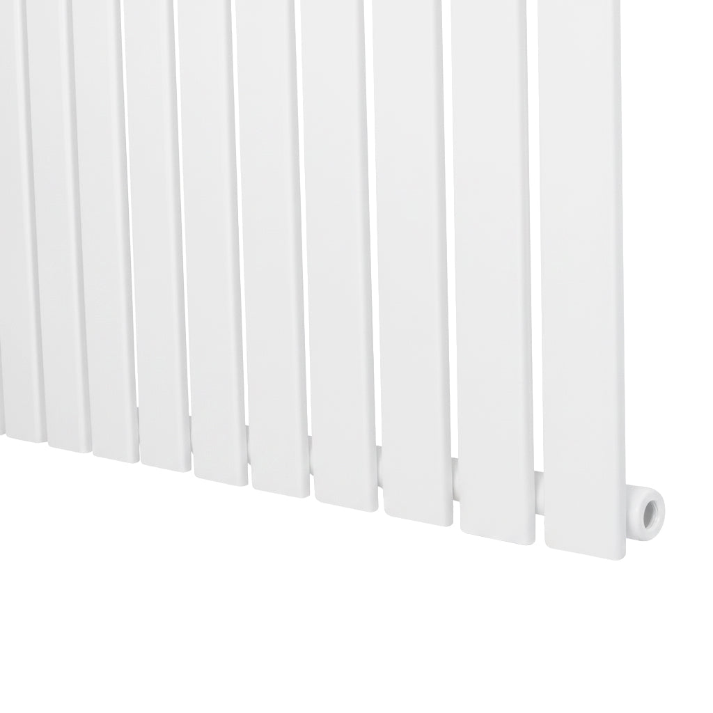 Radiateur plat à un panneau, dimensions 1800 x 420 mm, finition blanche lisse, design moderne et épuré, idéal pour un intérieur contemporain