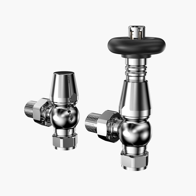 Robinet en métal chromé avec une finition brillante, présentant des formes arrondies et des détails de connexion pour plomberie