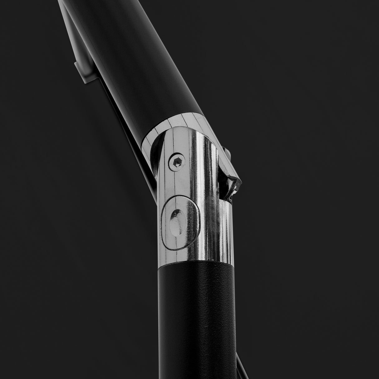 Parasol Inclinable à LED 2,7 m & Socle en Béton - Noir