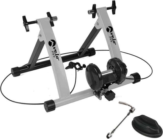 Support d'entraînement pour vélo à résistance magnétique en argent, avec cadre robuste, rouleaux noirs et accessoires inclus