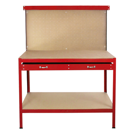 Établi de travail en acier rouge avec tiroir, panneau perforé au-dessus, surface de travail lisse et robuste, design fonctionnel et moderne