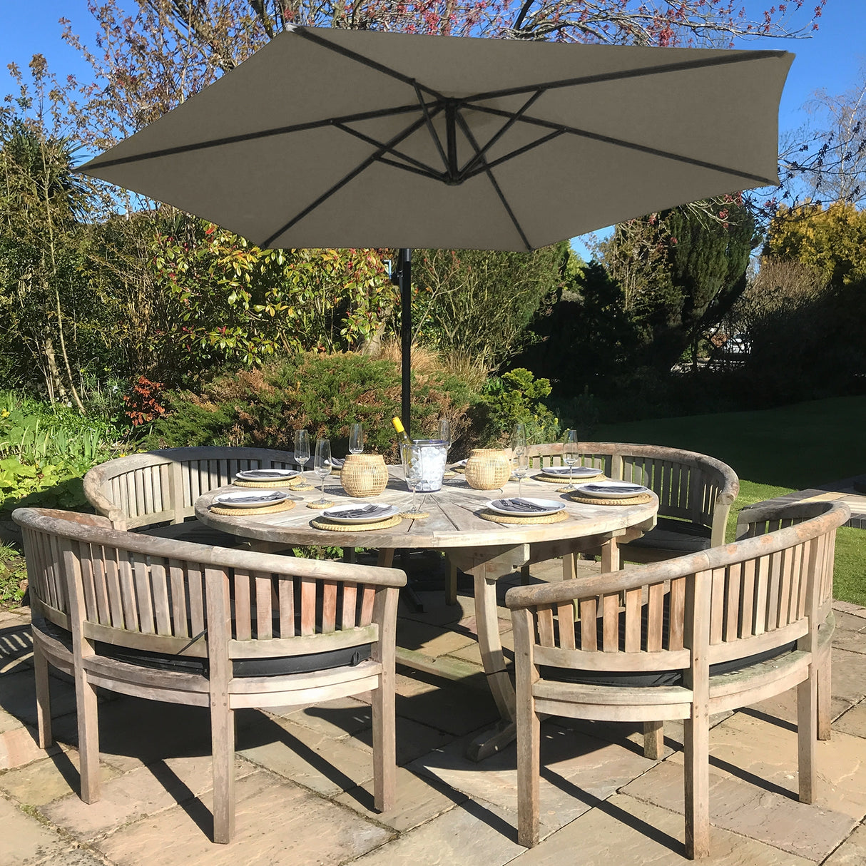 Parasol Cantilever Beige & Base Ronde
